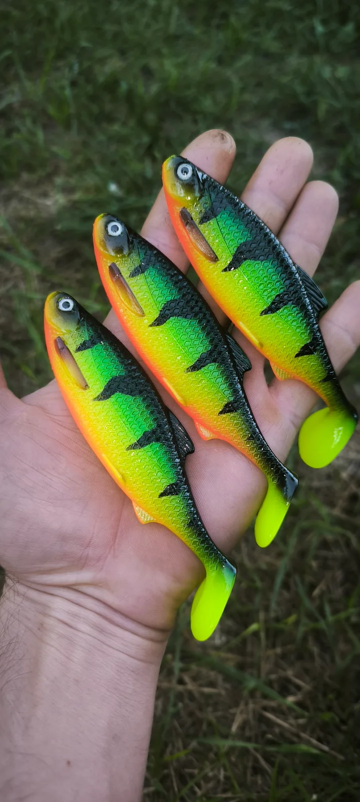Ricky The Roach black120мм.22g.